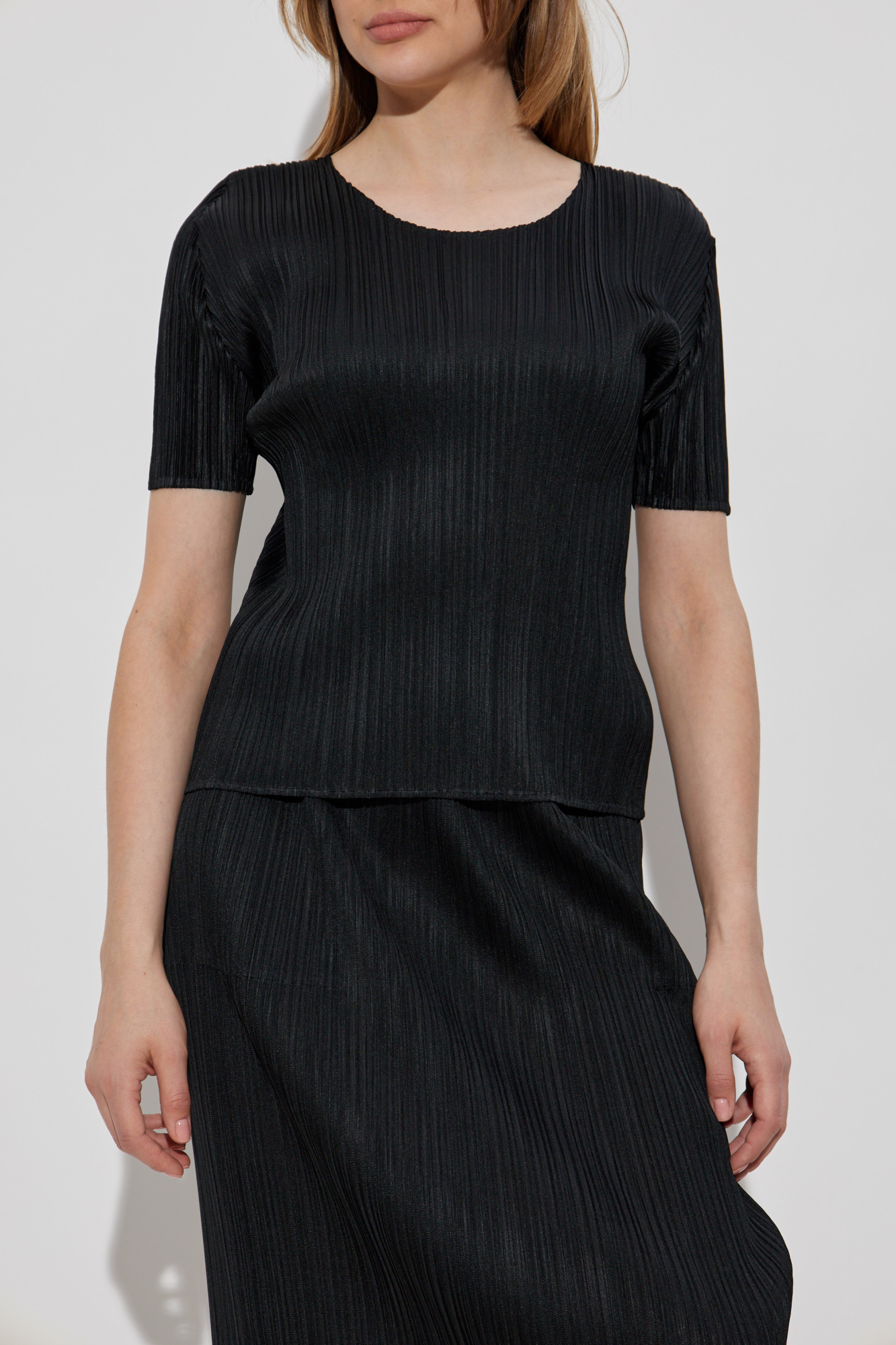 MELLOW PLEATS – ISSEY MIYAKE ONLINE STORE